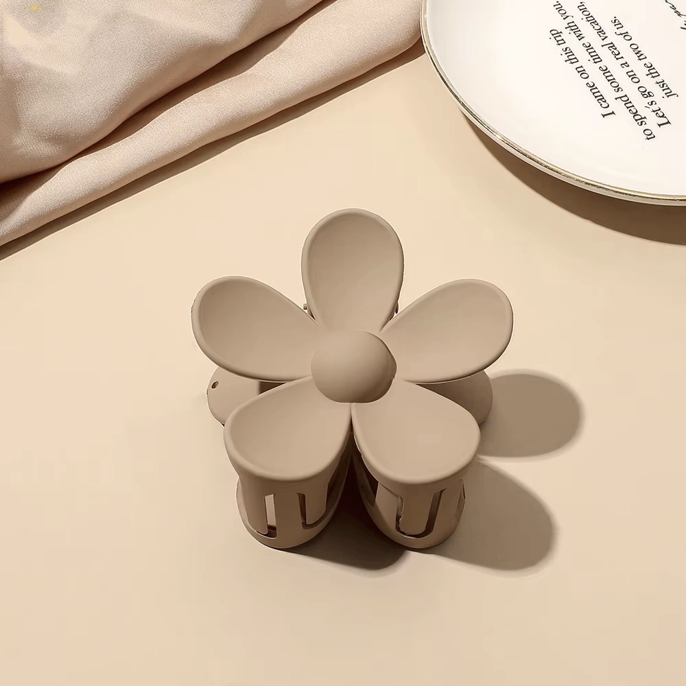 Mocca Daisy Hair Claw