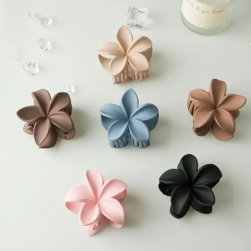 Φωτογραφία από Flowers Hair Claws