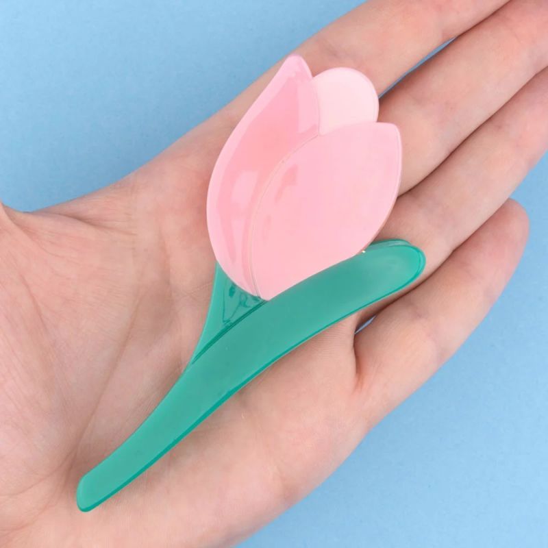 Φωτογραφία από Tulip Hair Claw
